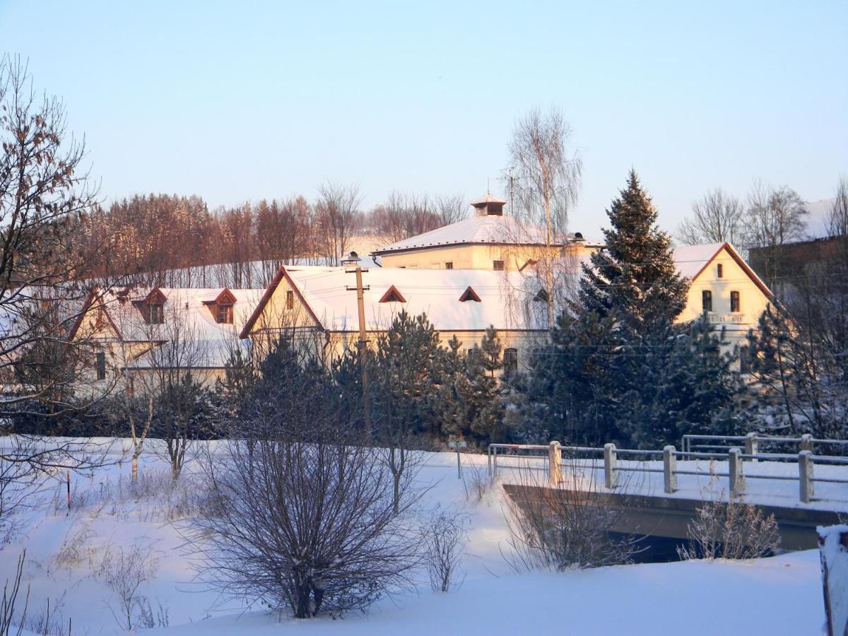 Lidmiluv Mlyn Hotell Sadek Exteriör bild